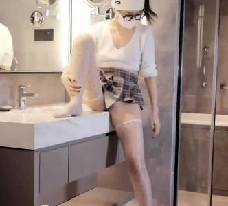 【萝莉社】・极品少女萝莉卫生间啪啪