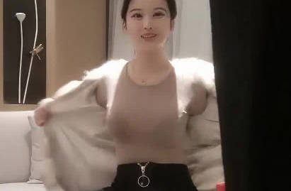 【成人头条】雀儿满天飞之刚下海的良家兼职女神温柔娴淑腼腆害羞高颜值