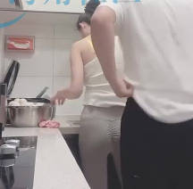 海角社区 给大哥送东西趁大哥不在家硬上了嫂子