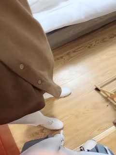 #户外【小雪】 小美女路上勾搭帅哥回家啪啪