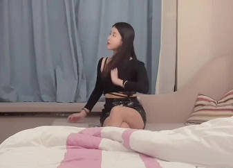 【杏吧原创】 约炮舞蹈系出来兼职的小姐姐玩69啪啪