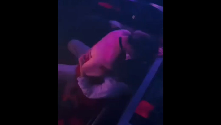 别以为暗暗的看不到  