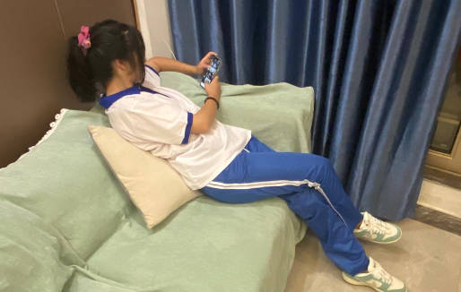 海角社区 用夹子音边操边叫干爹