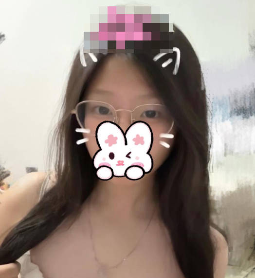 海角社区・极品巨乳高中生小琳