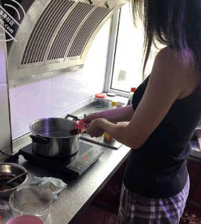 海角社区 下药成功拿下超常发挥让老姐高潮两次