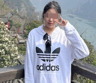 海角社区 带着高中妹到酒店打炮输出