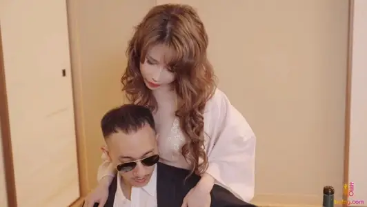 台湾巨乳女神【辛尤里】粉嫩乳粒诱惑！梦幻乳交吸吮至马眼爆射，淫荡娇喘极致刺激