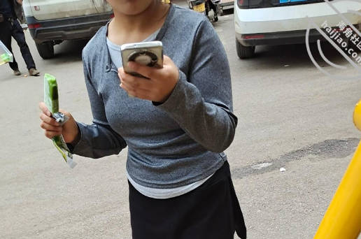 海角社区 乱伦侄女好像怀孕了