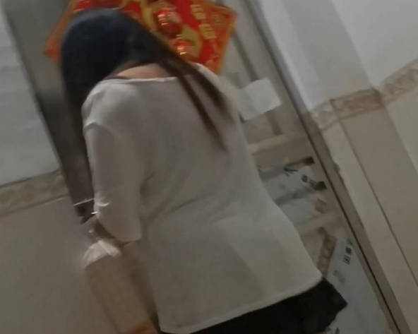 海角社区 操了一个出租房子的带娃少妇