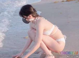 海边更衣室-【玩偶姐姐】