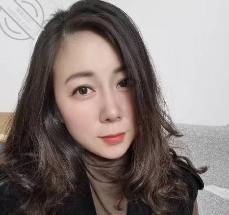 海角社区 表姐如白玉梨香般饱胀软热的玉乳上稍加力道挤压