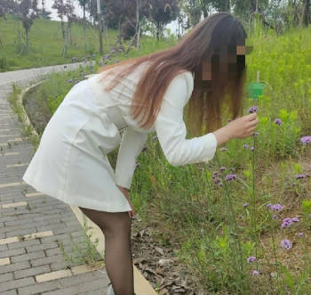 海角社区 野战就要被人看到才觉得刺激那种被人偷偷视奸的感觉太爽了