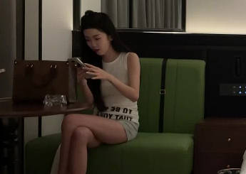 杏吧 今天约了个神似某个网红的小妹-曹长卿